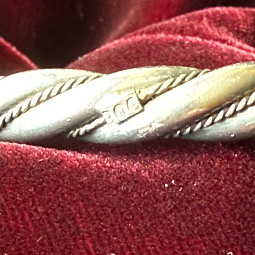 Elegant Silver Twisted Bangle - image 3